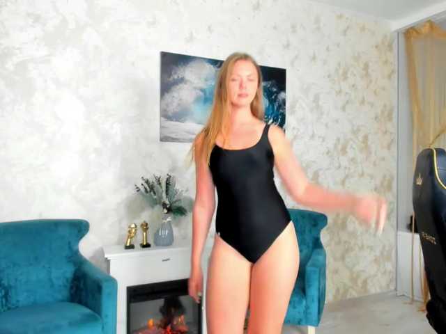 Strawberrye's BongaCams show and profile