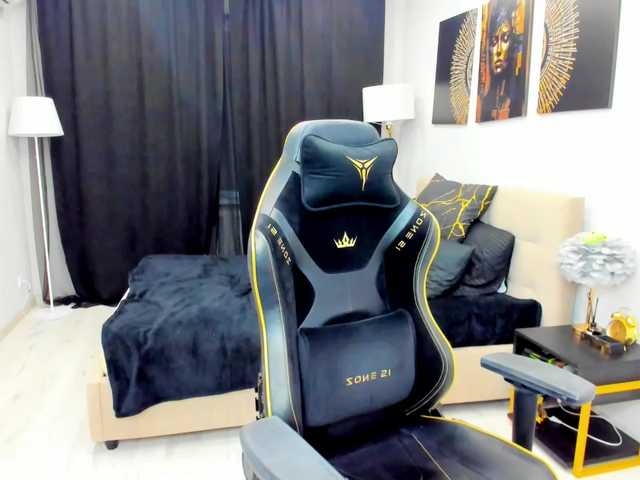 Strawberrye's BongaCams show and profile