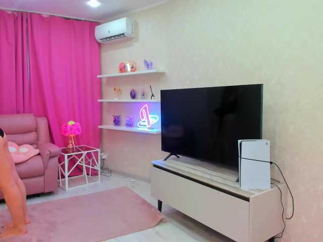 Strawberrye's BongaCams show and profile