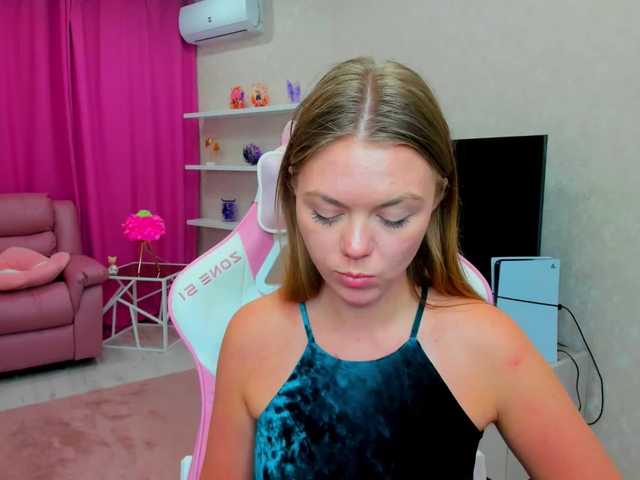 Strawberrye from BongaCams is Freechat