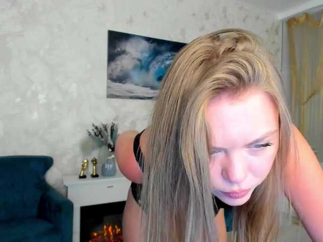 Strawberrye's BongaCams show and profile