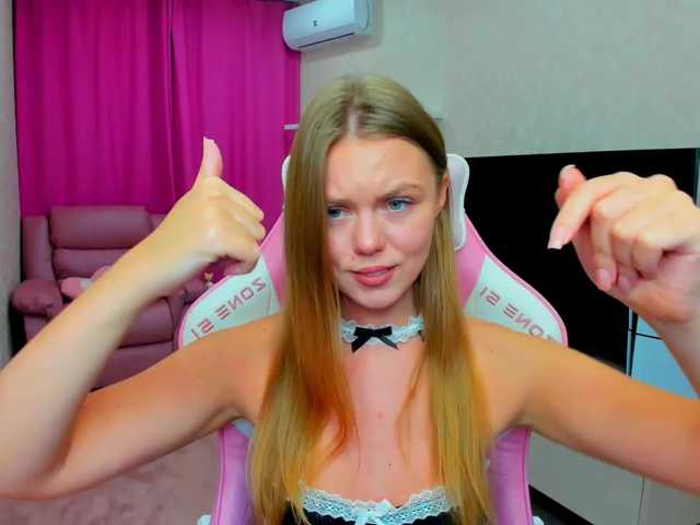 Strawberrye's BongaCams show and profile