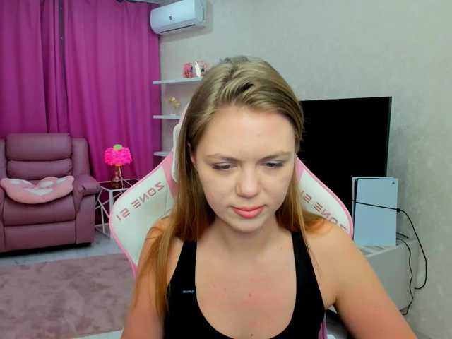 Strawberrye's BongaCams show and profile