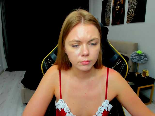 Strawberrye's BongaCams show and profile