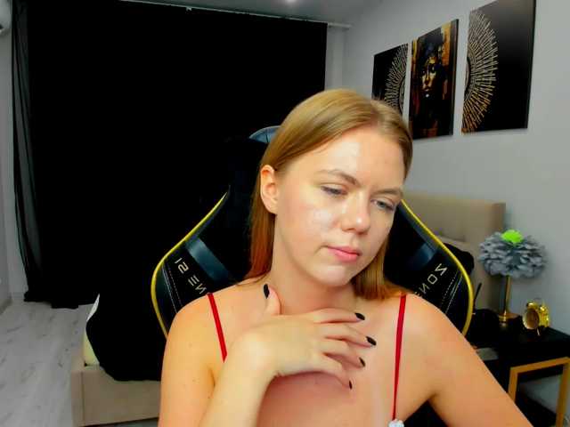 Strawberrye's BongaCams show and profile