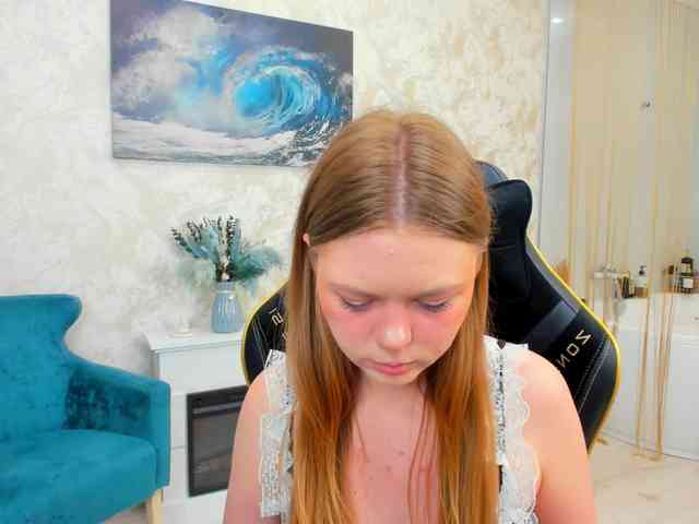 Strawberrye's webcam live show