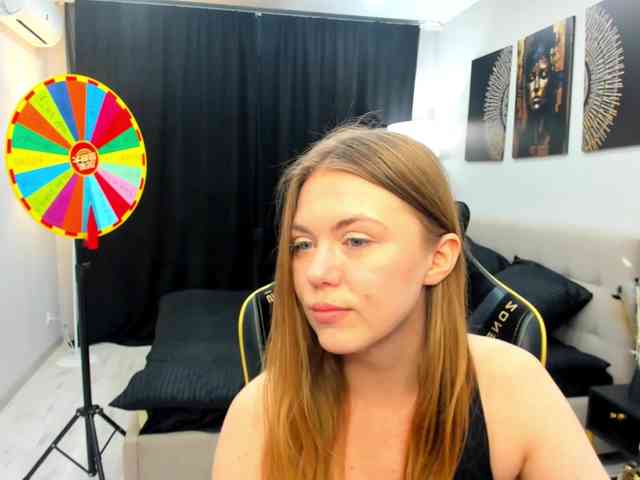 Strawberrye Live Webcam on BongaCams