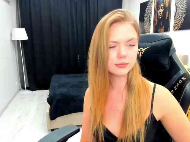 Strawberrye Live Webcam on BongaCams