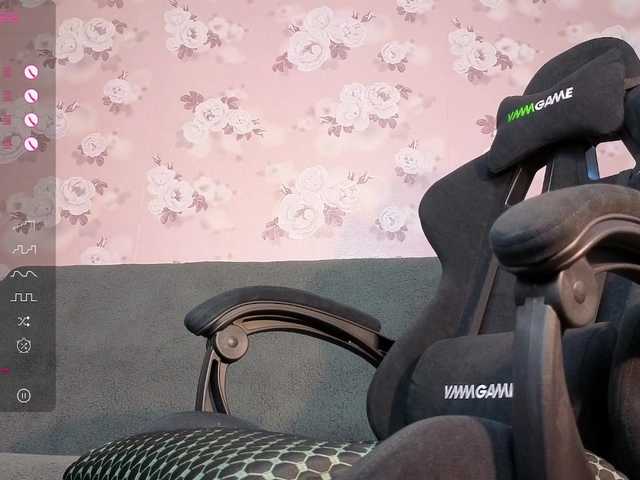 linadevine's BongaCams show and profile