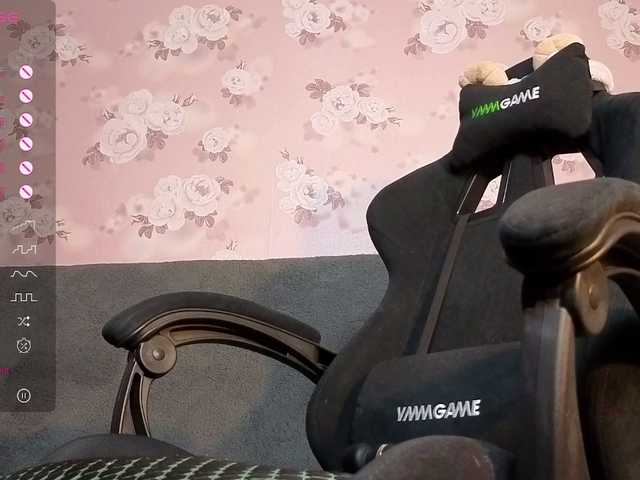 linadevine's BongaCams show and profile