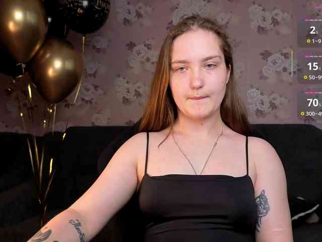 linadevine's webcam live show