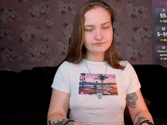 linadevine webcam