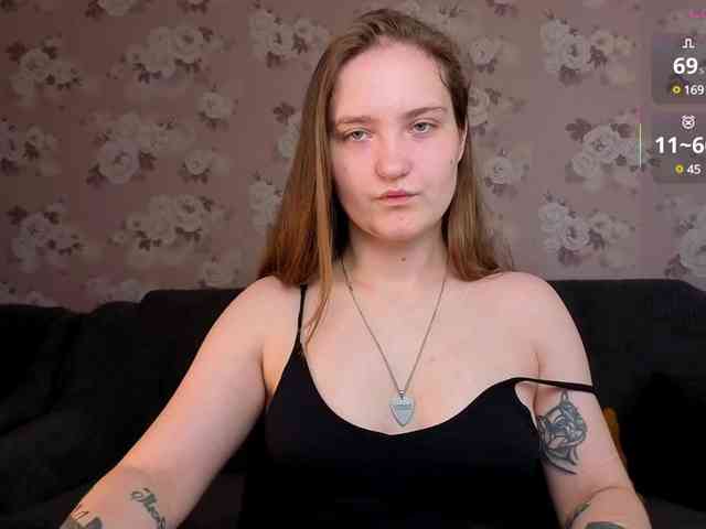 linadevine webcam