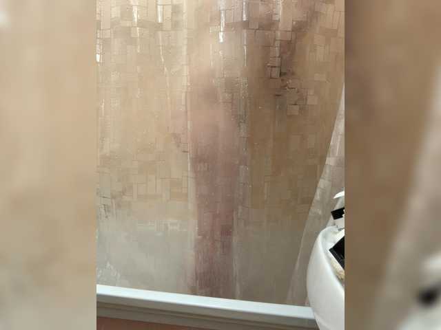 kisssssesmee's BongaCams show and profile