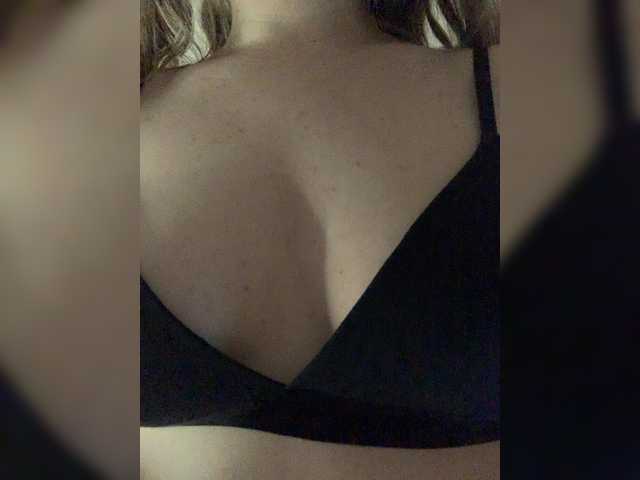 kisssssesmee's BongaCams show and profile