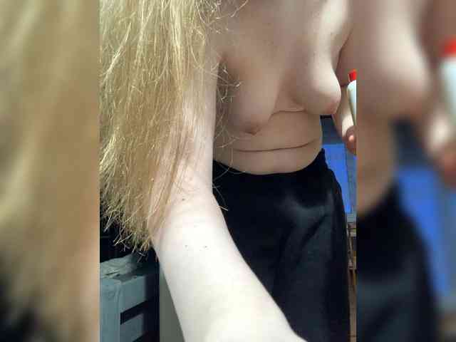 yana_top_queen webcam