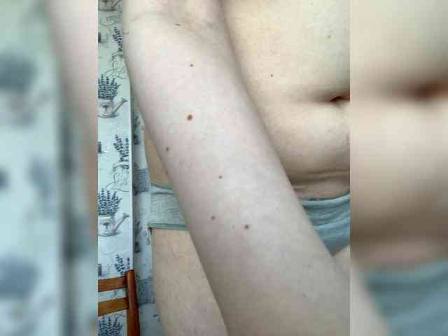 yana_top_queen webcam