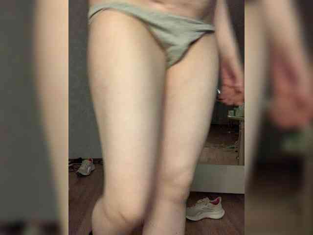 yana_top_queen webcam