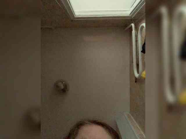 yana_top_queen webcam