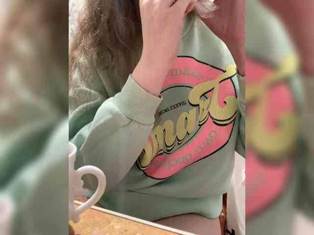 yana_top_queen webcam