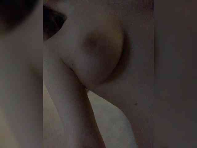 yana_top_queen webcam