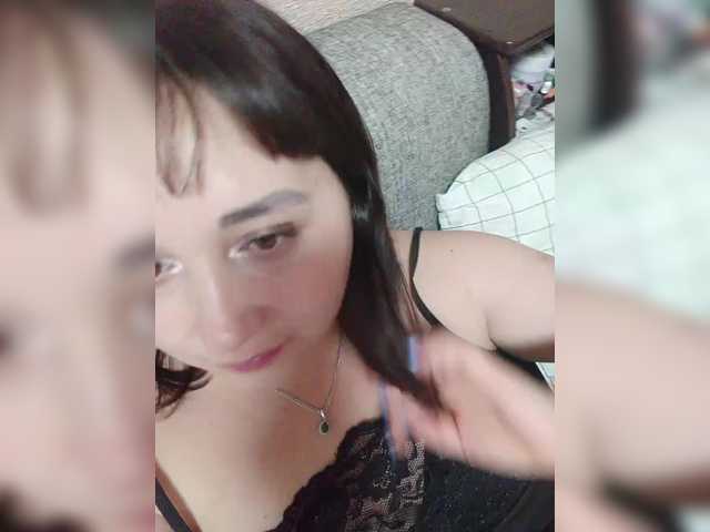 Lyubov96q's BongaCams show and profile