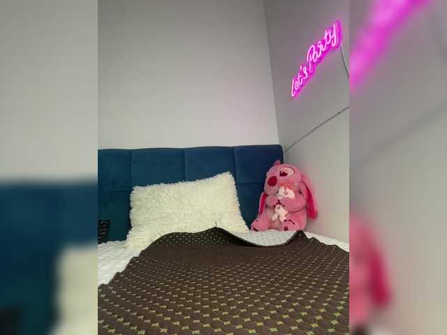 Zoluszka — Hi, my name is Carolina .Favorite vibrations 66, 111, 333 (explosive). Before a private chat, send a private message. Check out the tip menu. Thanks to all my tippers.