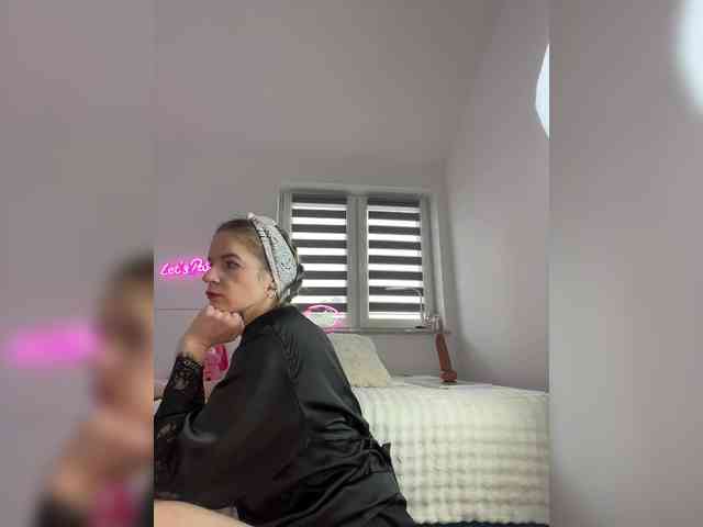 Mystique_Rose webcam