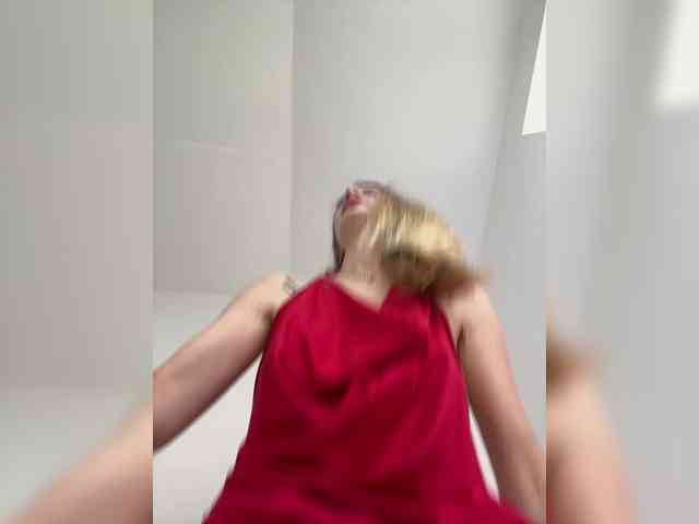 Mystique_Rose webcam