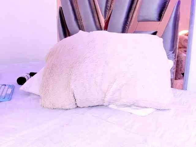 Danna-Ramirez webcam