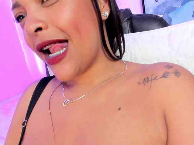 Danna-Ramirez webcam