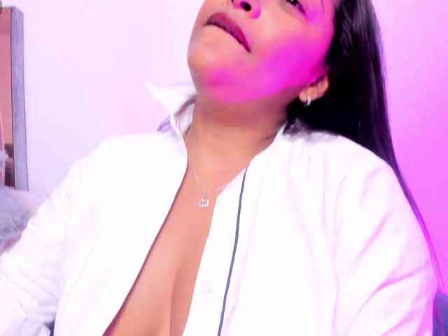 Danna-Ramirez webcam