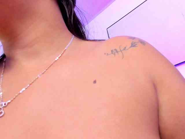 Danna-Ramirez webcam