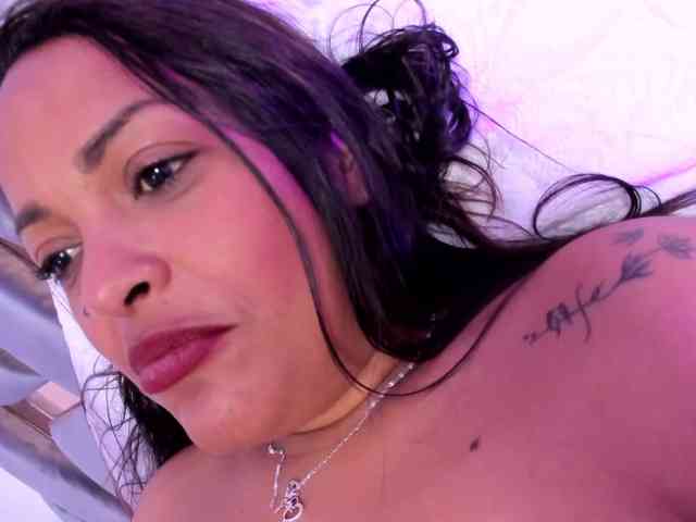Danna-Ramirez webcam