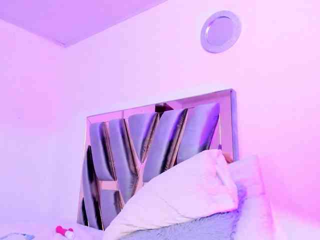 Danna-Ramirez webcam