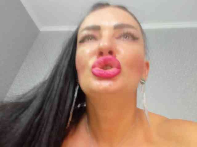 adult chatroom KellyKisa