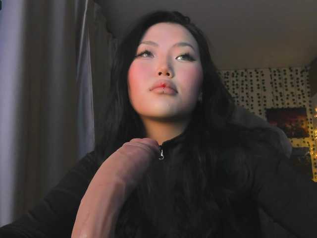 yvetteop's BongaCams show and profile