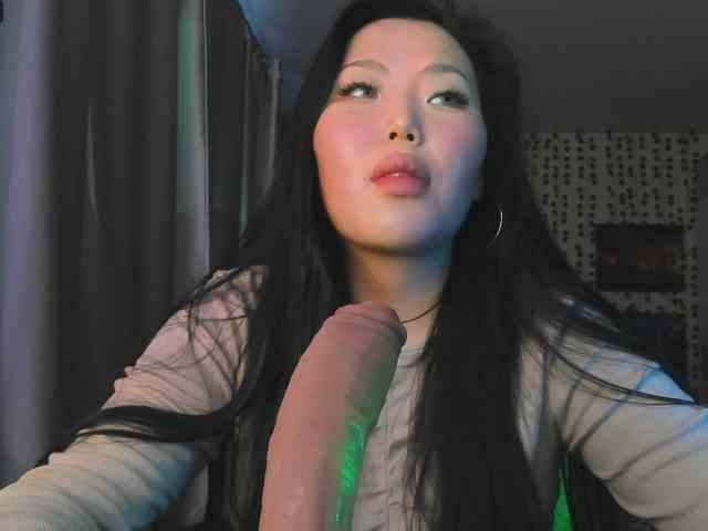 yvetteop webcam