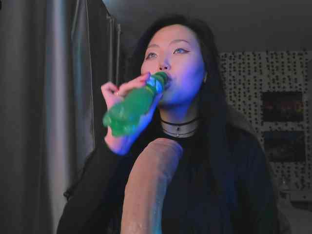 yvetteop webcam