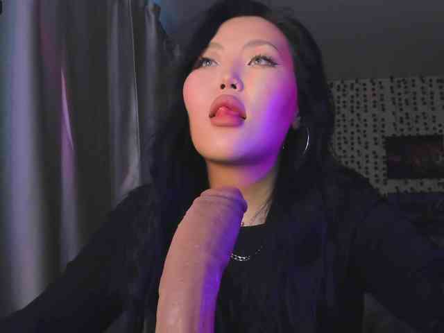 yvetteop webcam
