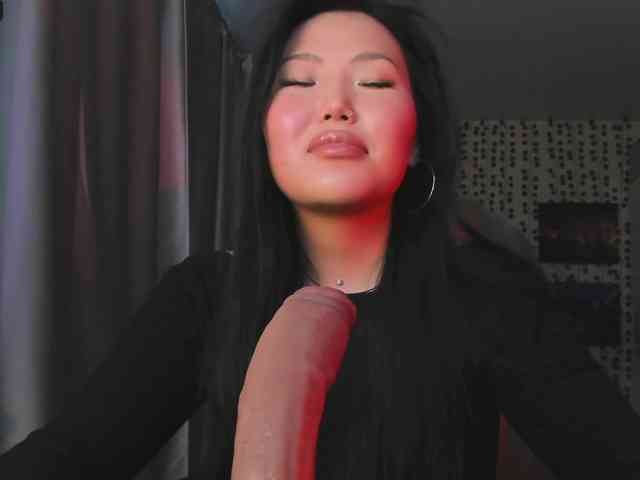sexy striptease Yvetteop