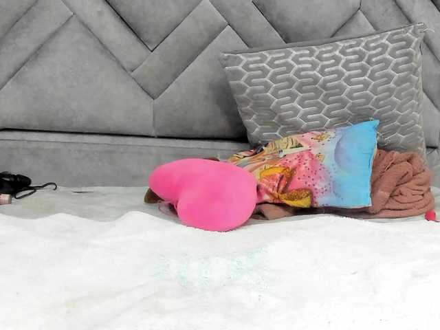 alicee-18's BongaCams show and profile