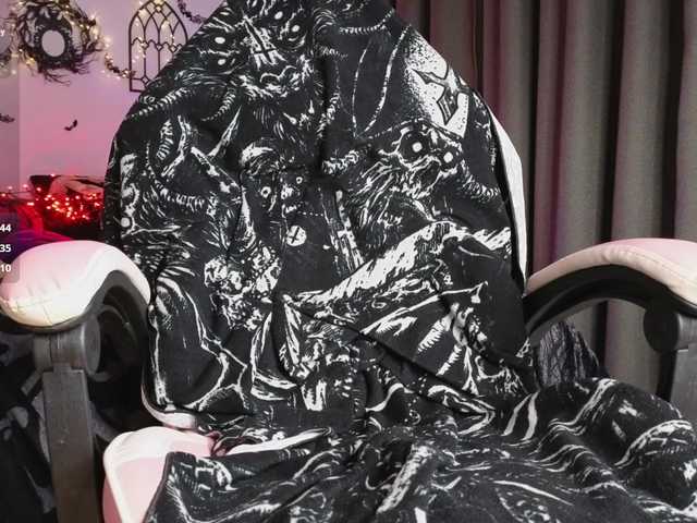 Devilsbride's BongaCams show and profile