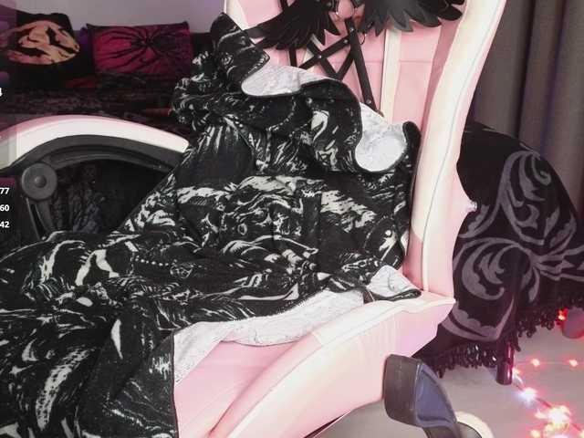 Devilsbride's BongaCams show and profile