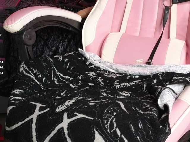 Devilsbride's BongaCams show and profile