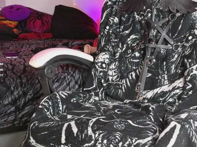 Devilsbride's BongaCams show and profile