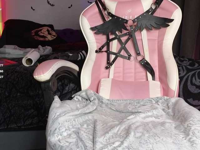 Devilsbride's BongaCams show and profile