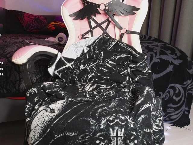 Devilsbride's BongaCams show and profile