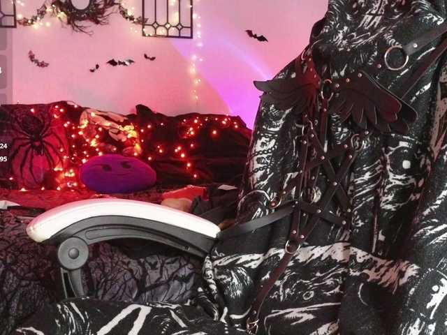 Devilsbride's BongaCams show and profile