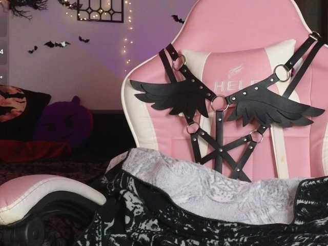 Devilsbride's BongaCams show and profile